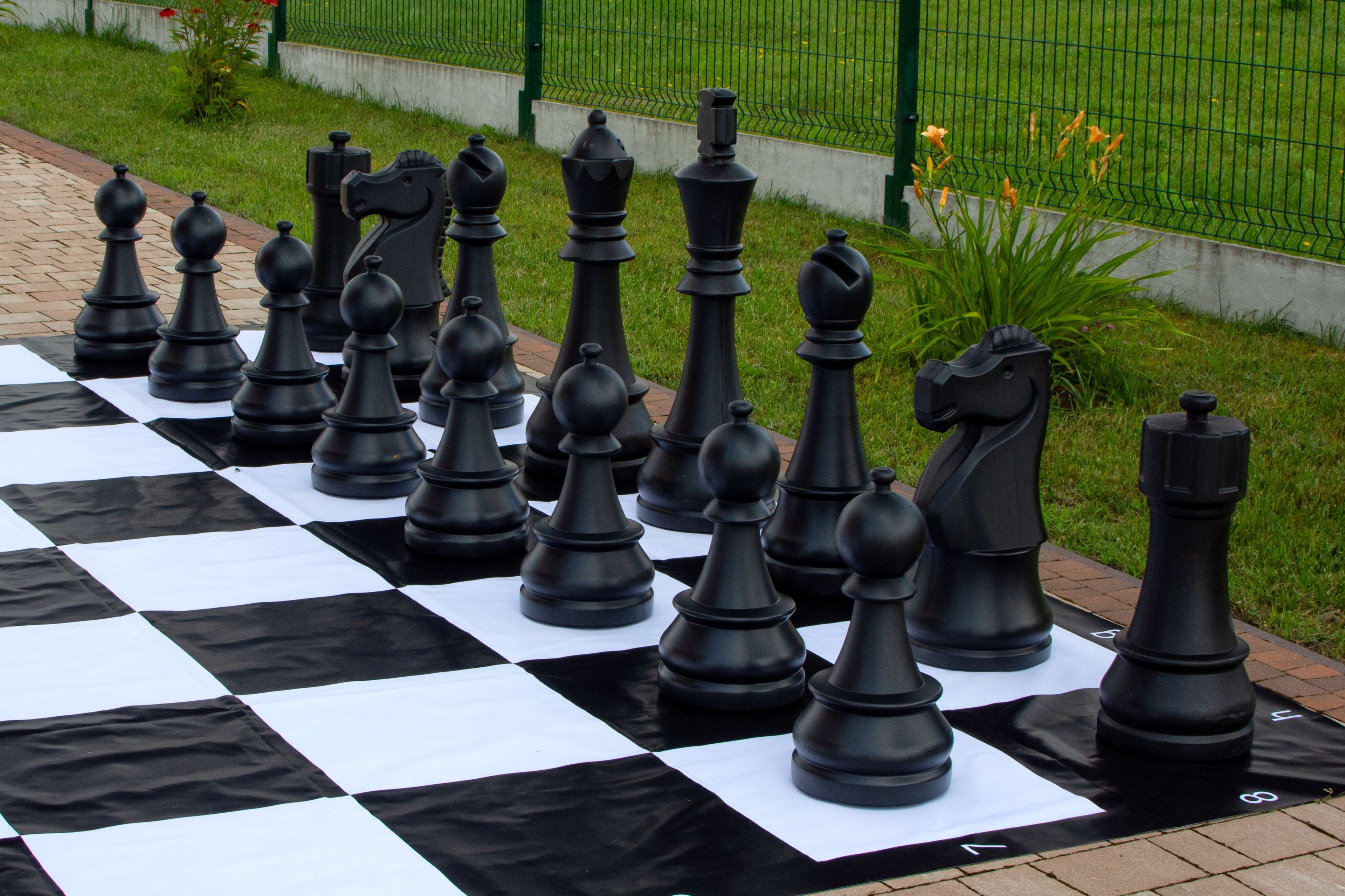 Giant Plastic Chess Pieces 90cm King – Outdoor Garden Set – image 3