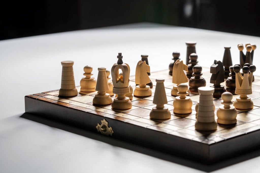 Royal Maxi Chess Set 31x31cm – Compact Folding Travel Board