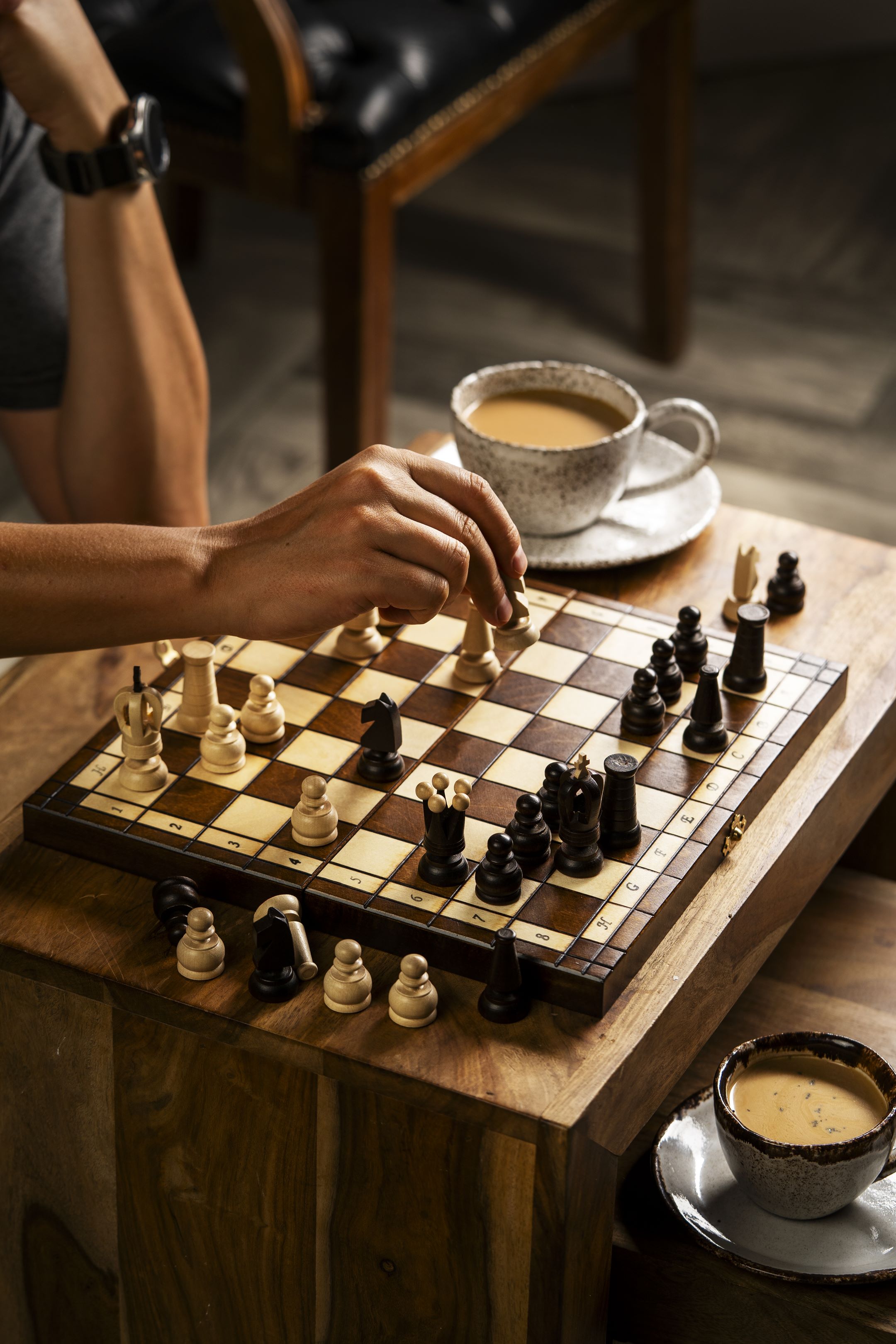 Royal Maxi Chess Set 31x31cm – Compact Folding Travel Board – image 12