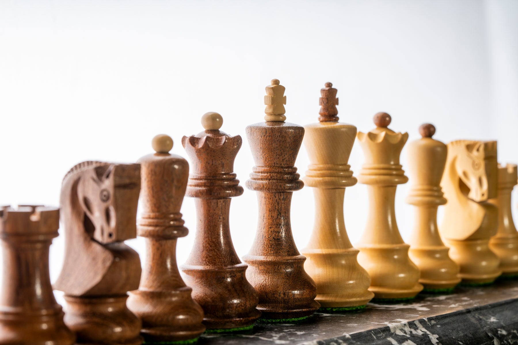 Zagreb Chess Pieces 3.75" - Acacia Boxwood Carved Historic Set with Extra Queens – image 8