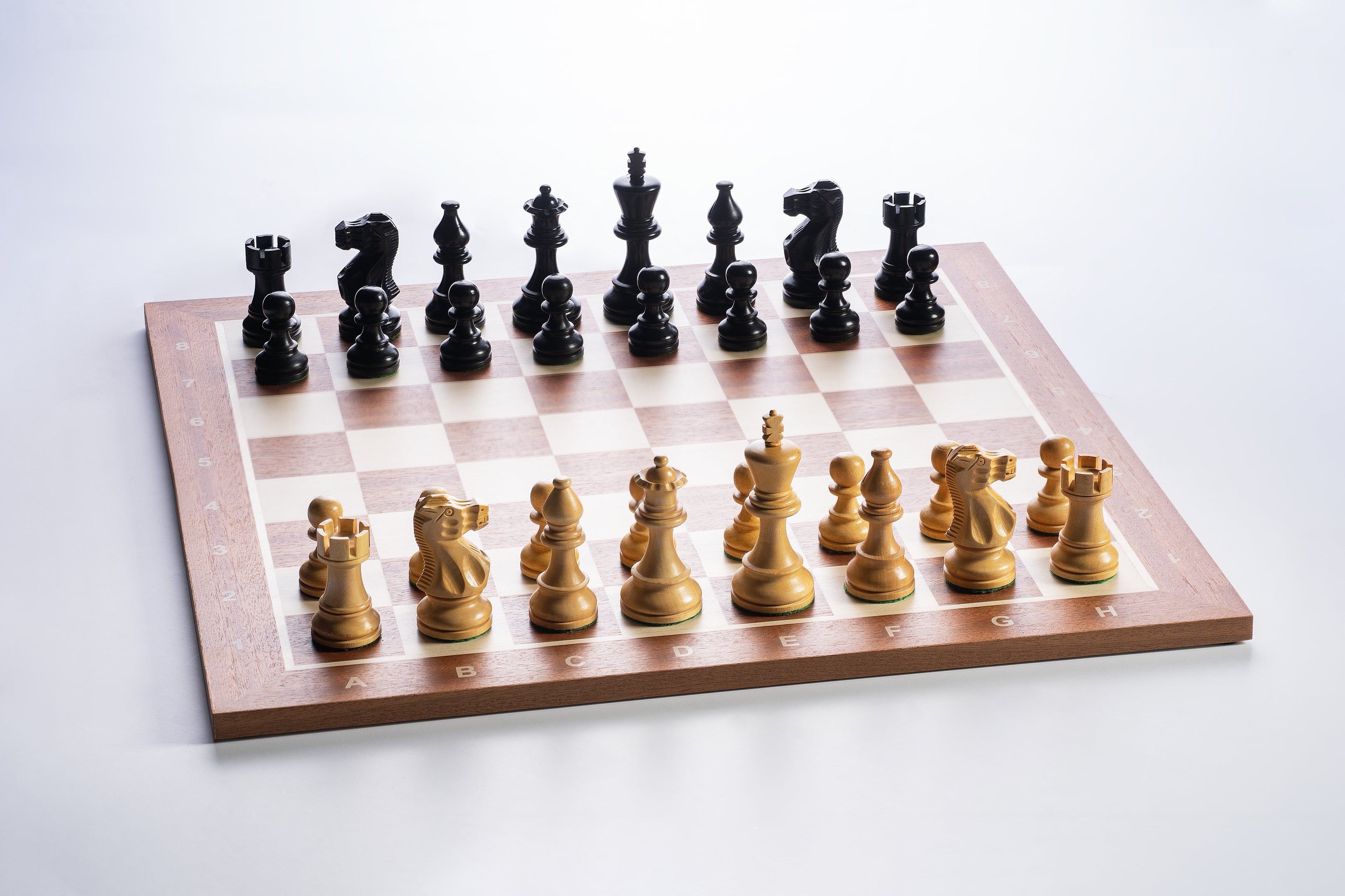 American Classic Chess Pieces 3.5" - Ebonized Boxwood Carved Weighted Set – image 2