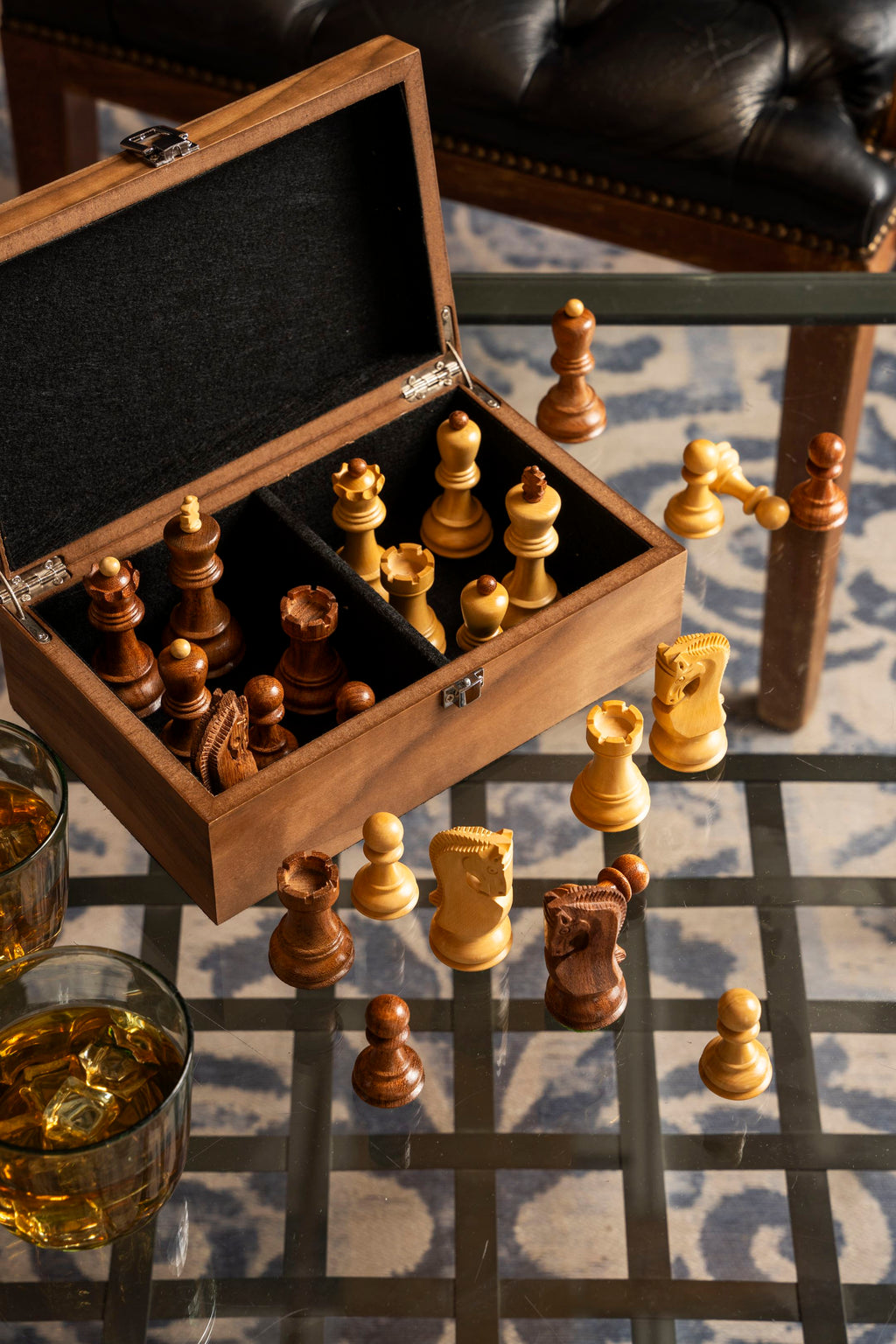 Zagreb Chess Pieces 3.5" - Acacia Boxwood Historic Set with Extra Queens – image 5