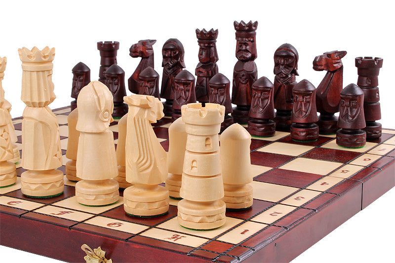 CASTLE Chess Set Small 50x50cm – Hand-Carved Linden Wood Folding Board