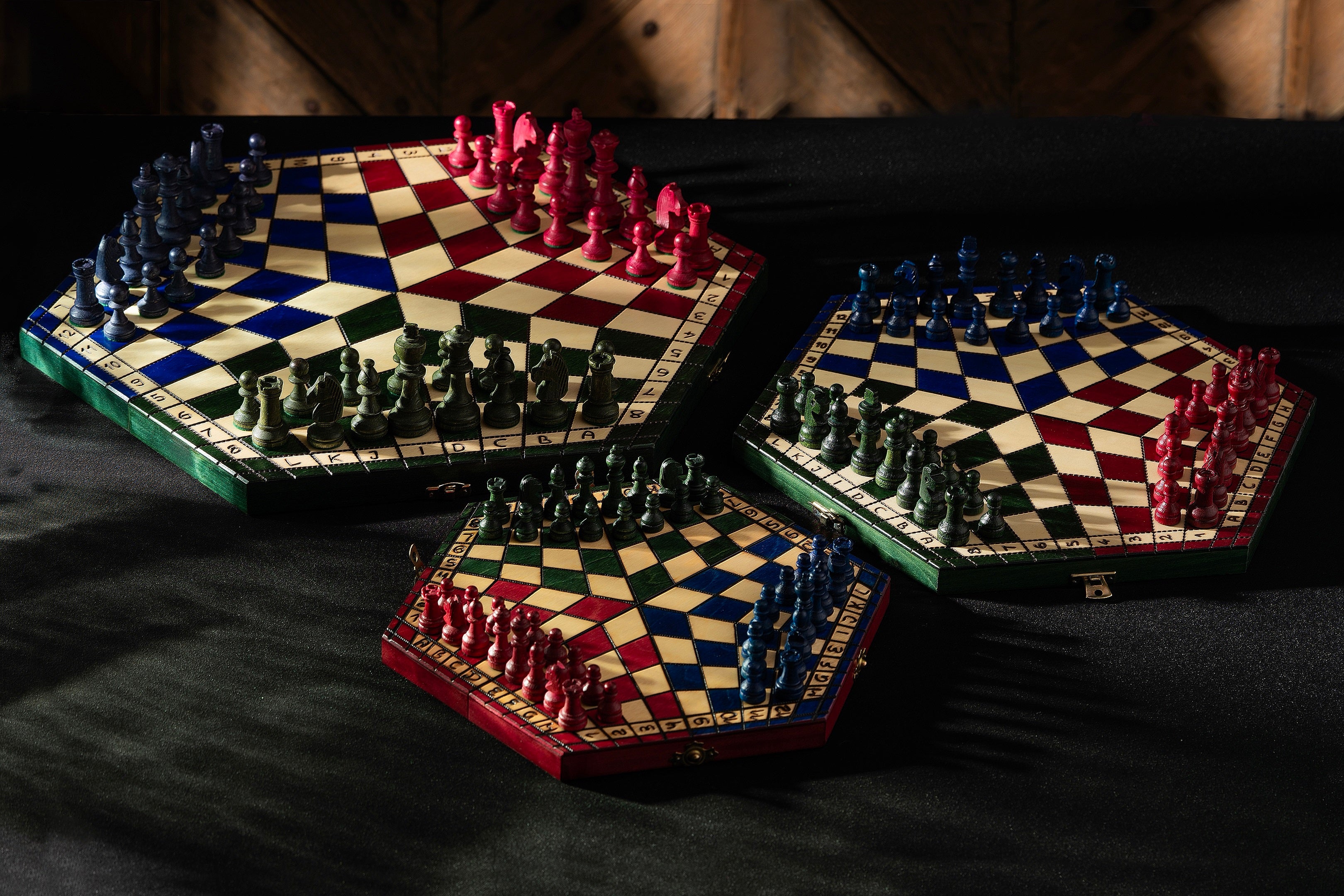 Three Player Chess Set Tricolour 32x28cm – Hexagonal Board with Coloured Pieces