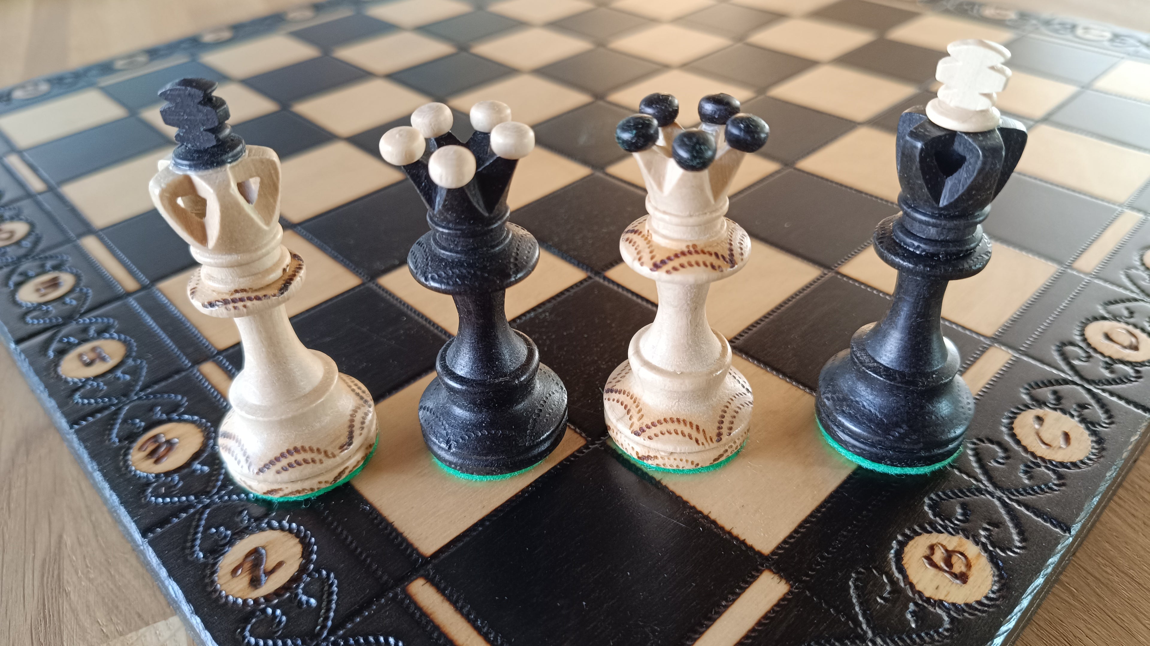 Senator Chess Set – Black, Folding Board with Insert Tray