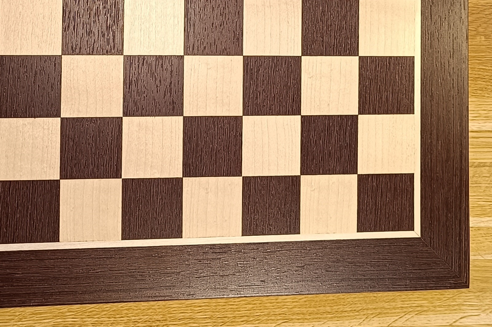 Chess Board 40×40 cm – Wenge & Sycamore, without Notation