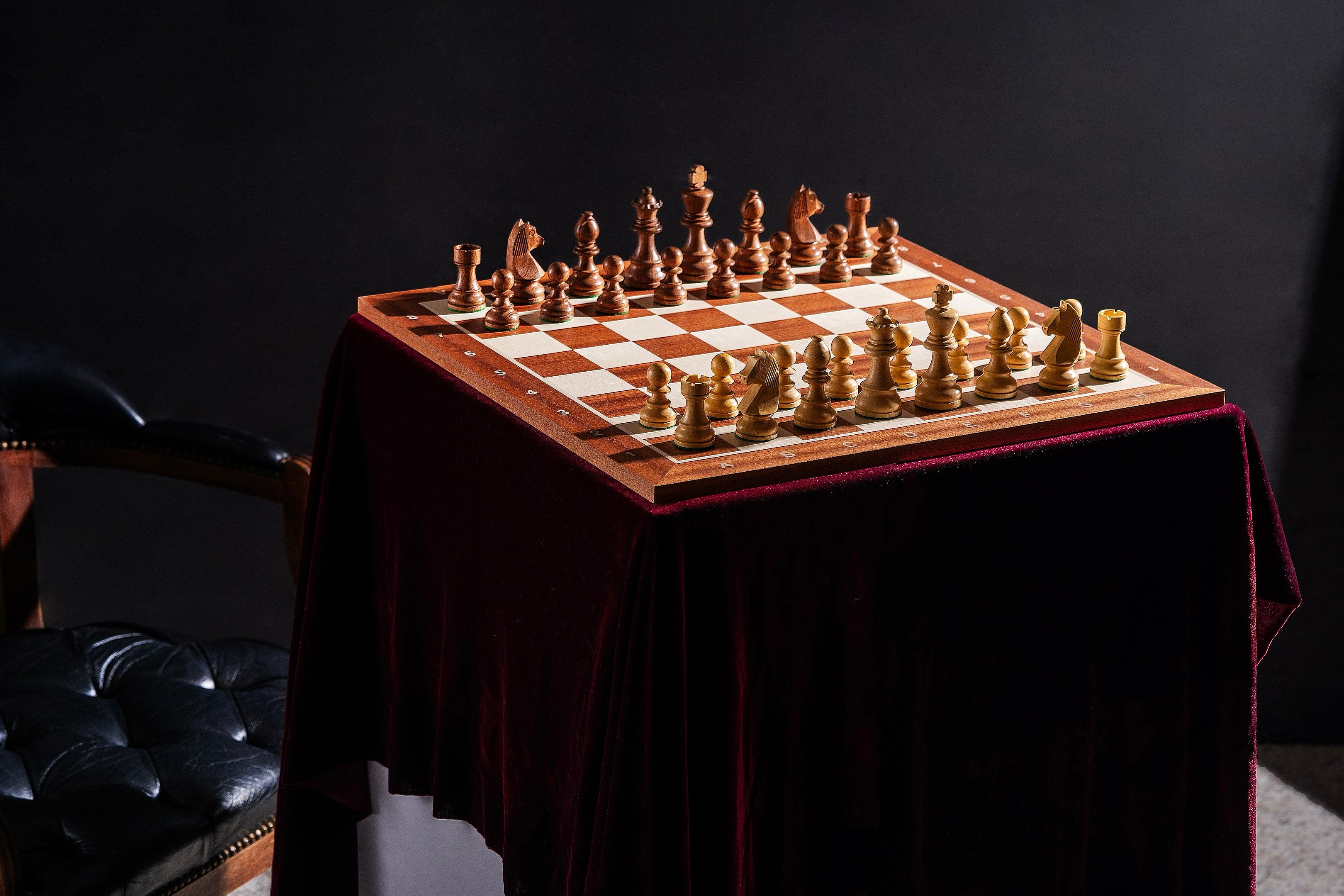 Tournament Chess Set No.6 – Mahogany Board 58mm with Notation & German Knight 3.75" – image 4