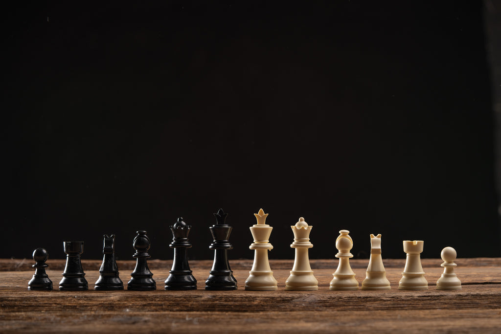 Staunton Plastic Chess Pieces 95mm King – Large Tournament No.6 – image 2