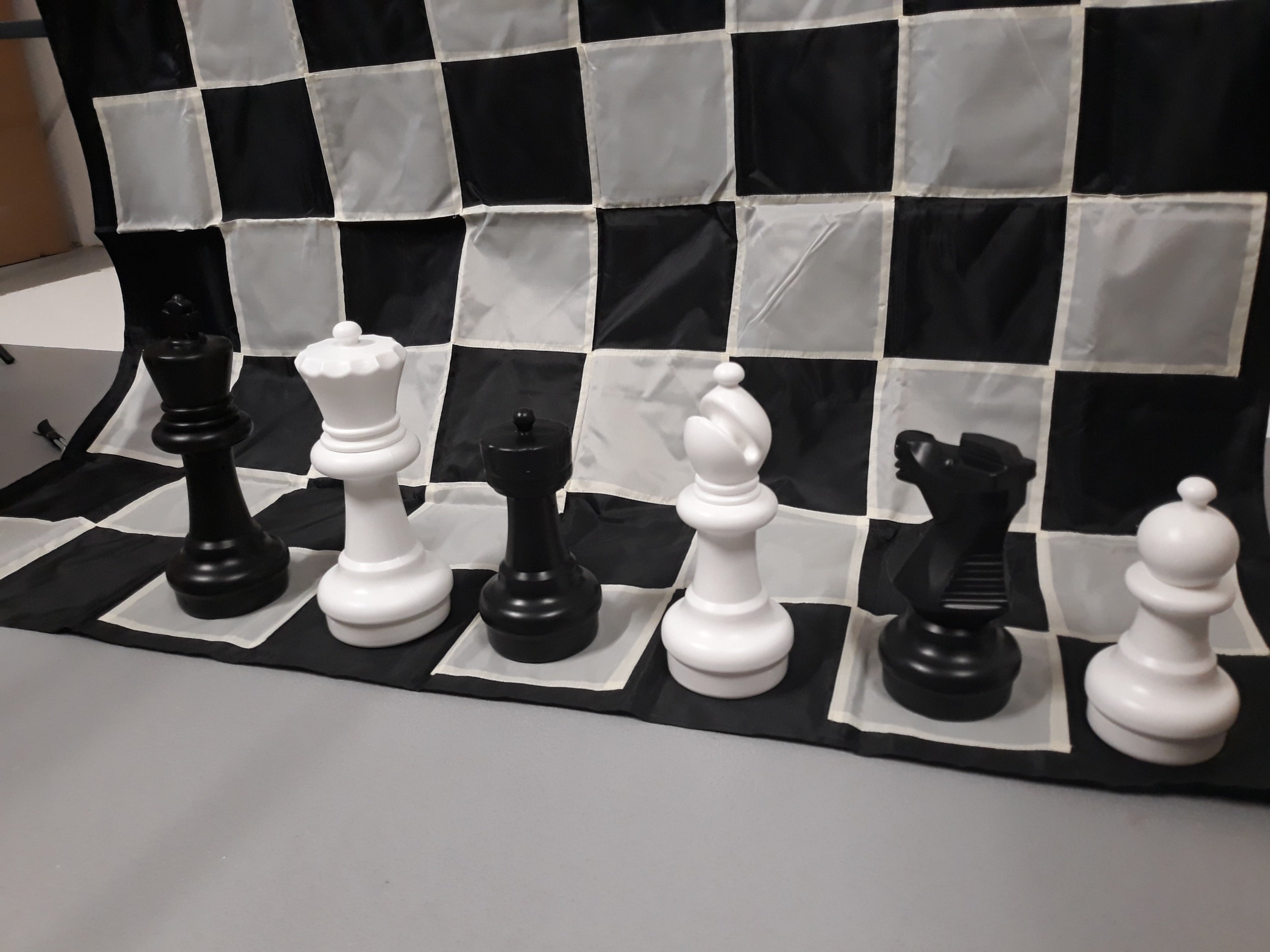 Garden Chess Set 30cm King – Complete with Nylon Board, Weather-Resistant – image 2