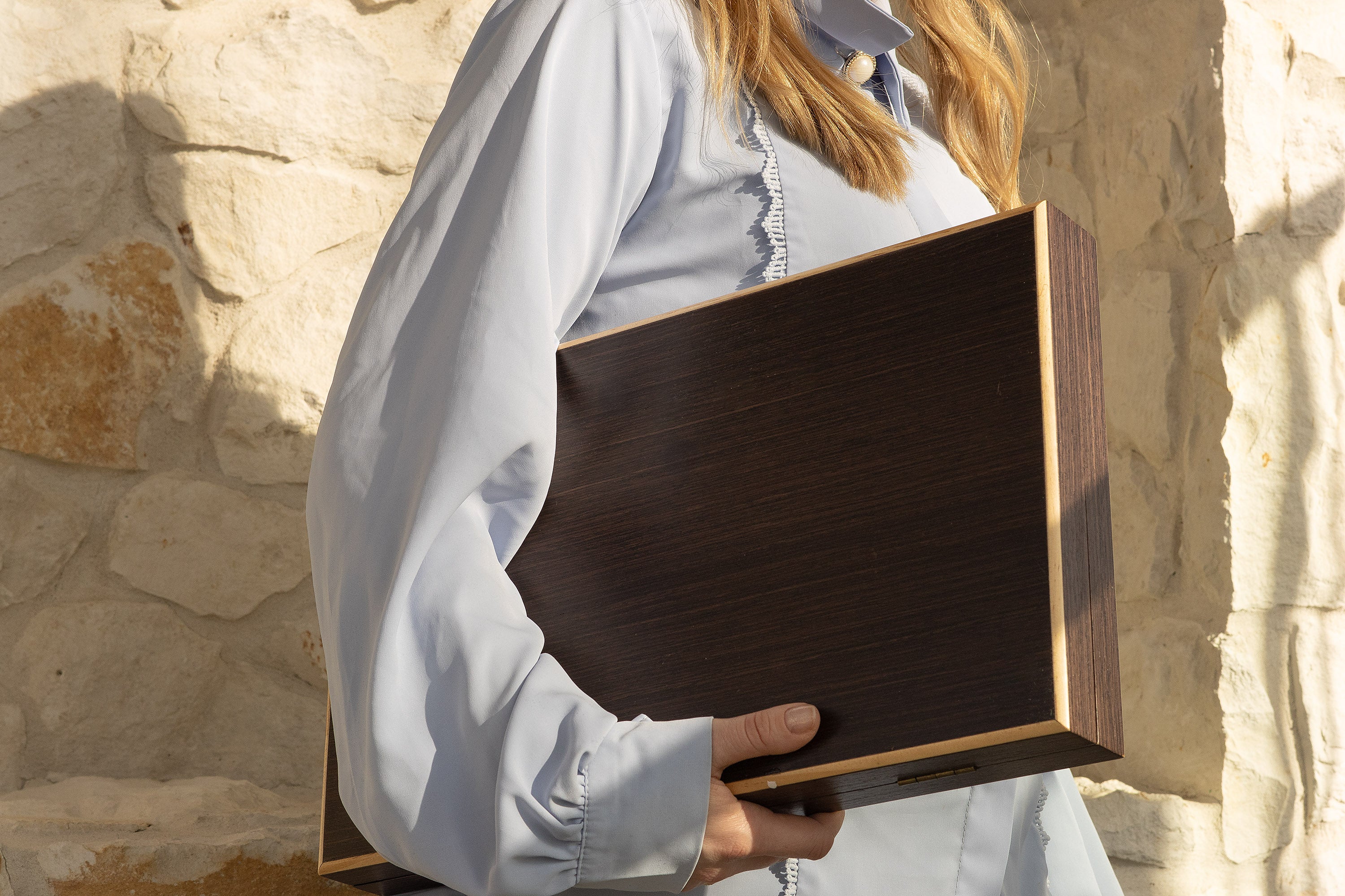 Backgammon Set in Wooden Box (52 × 43.5 cm) — Wood Pieces & Leather Dice Cups – image 2