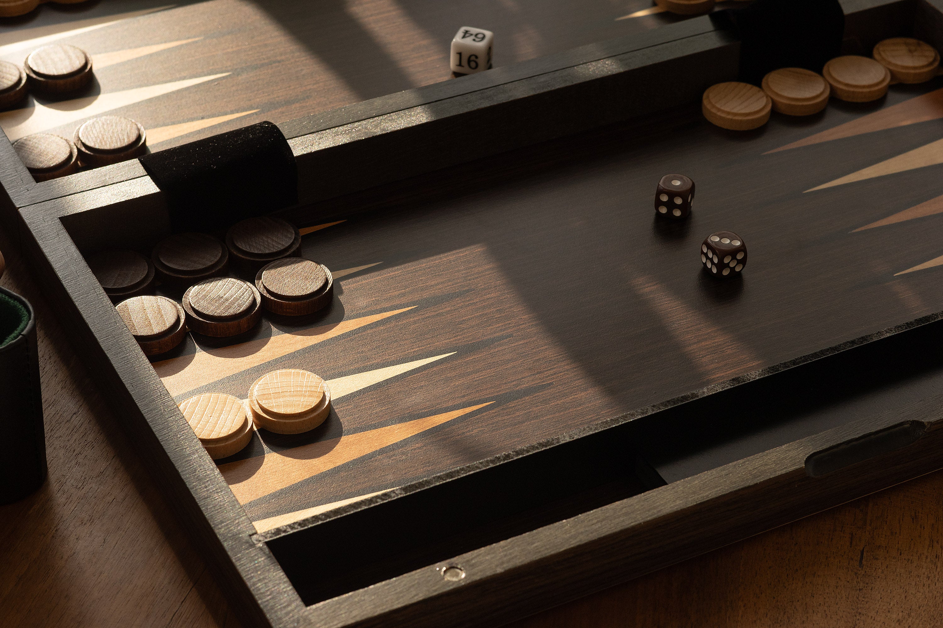 Backgammon Set in Wooden Box (52 × 43.5 cm) — Wood Pieces & Leather Dice Cups – image 6