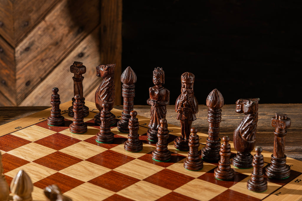 OAK Chess Set 65x65cm – Hand-Carved Oak with Mahogany Inlay – image 7