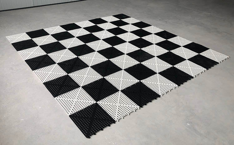 Garden Chess Board Rubber 275cm – Non-Slip Outdoor Mat, 30cm Squares – image 3