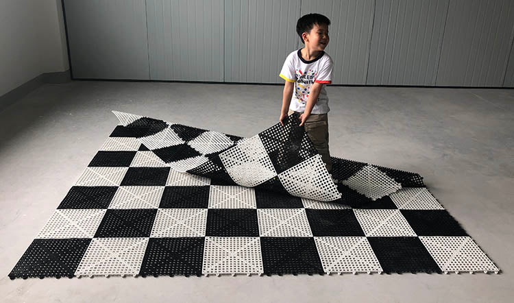 Garden Chess Board Rubber 275cm – Non-Slip Outdoor Mat, 30cm Squares